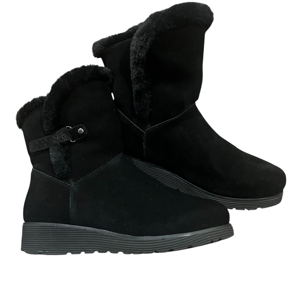 NWOT Skechers winter Boots size 9 black